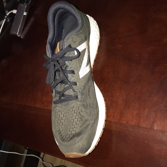 New Balance men’s shoes - Picture 3 of 4